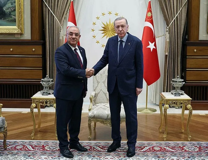 baskan-erdogan-dsp-genel-baskani-onder-aksakali-kabul-etti-1705504430925.jpeg Peş peşe kabul! Başkan Erdoğan, Önder Aksakal ile Mustafa Destici'yi kabul etti - 2