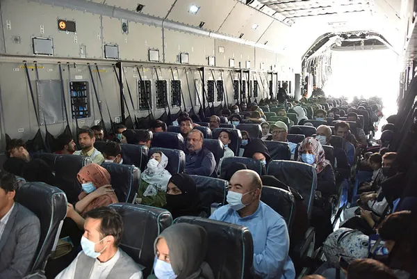 200u-askin-turk-vatandasi-ucan-kale-ile-kabilden-ayrildi-1629299162525.jpg 200'ü aşkın Türk vatandaşı ''uçan kale'' ile Kabil'den ayrıldı - 2