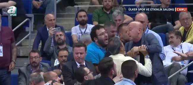 fenerbahce-kongresinde-gergin-anlar-uyeler-birbirine-girdi-1687004344279.jpg Fenerbahçe Kongresi'nde gergin anlar! Üyeler birbirine girdi - 4