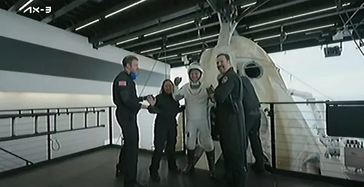 İlk Türk astronot Alper Gezeravcı Dünya'ya döndü! İşte o tarihi görüntüler