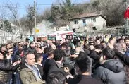 CHP’li İBB Başkanı Ekrem İmamoğlu’na Sultangazi’de vatandaşlardan yol tepkisi