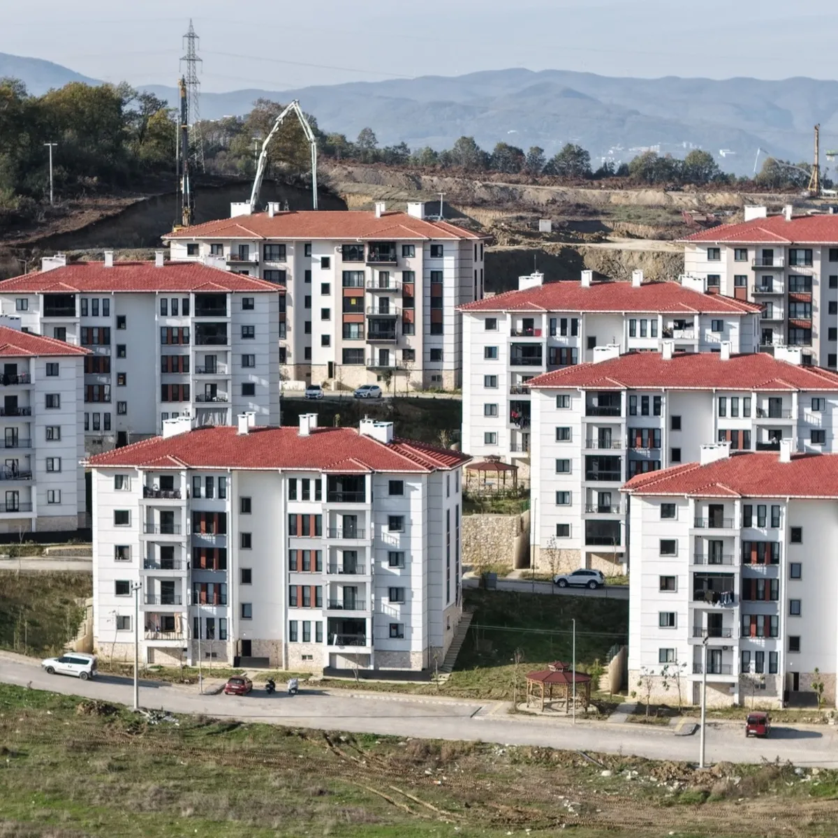 TOKİ kura çekilişi canlı: Kütahya ve Yozgat’ta konut hak sahipleri belirleniyor