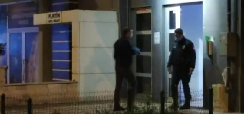 Denizli’de bir genç alkol parası için babasını dövdü: Oğlundan bıçaklayarak kurtuldu