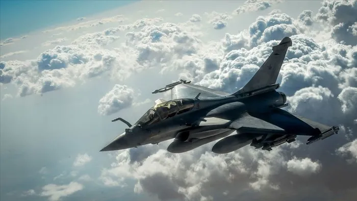 Fransa’dan Yunanistan’a yeni Rafale savaş uçakları