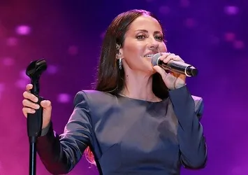Derya Uluğ hayranını affetmedi! ‘Yalaka’ diyen isimden şikayetçi oldu
