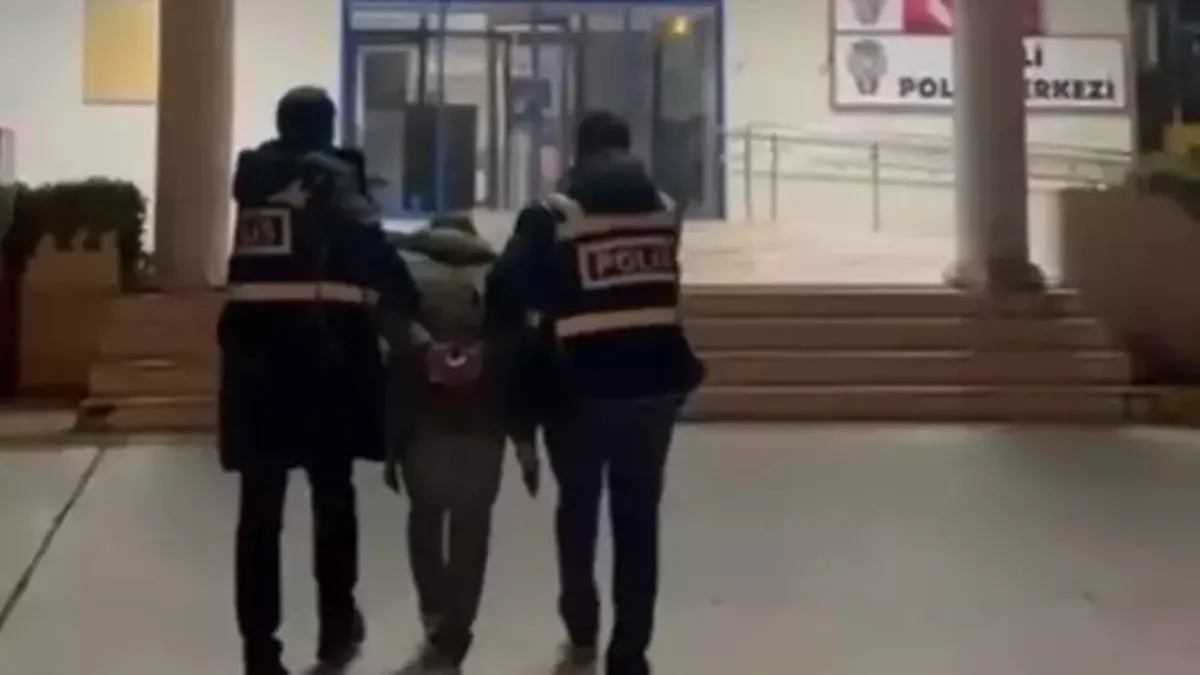 İzmir'de 17 bin 280 sentetik hap ele geçirildi; 1 gözaltı