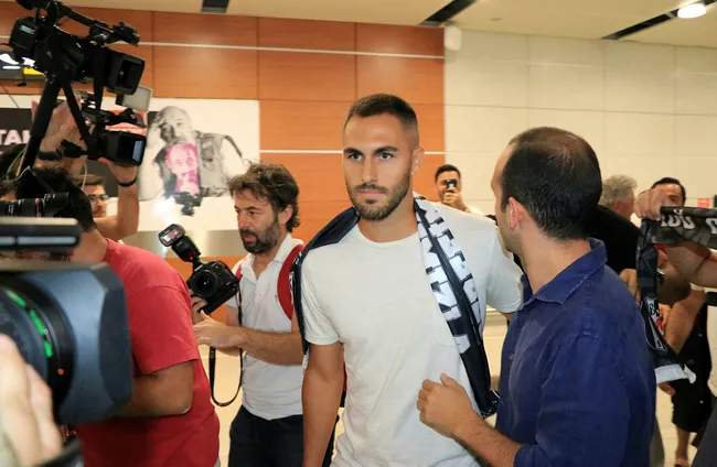 Beşiktaş'ın yeni transferi Victor Ruiz İstanbul'da - 1