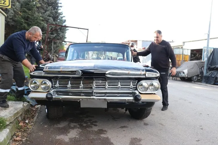 1964 model Chevrolet İmpala’yı evinin balkonunda yapmaya başladı! Kendi imkanlarıyla 1 senede bitirdi