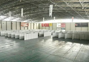 CHP'nin hastane yalanı! Sahra hastanesi dediler Güzellik Fuarı açılıyor...