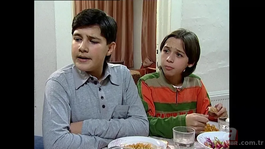 Arka Sokaklar'ın Tekin'i koca delikanlı oldu! 15 yıl sonra diziye veda eden Onur Bay'ın değişimine bakın... 3