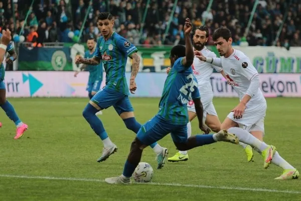 Rizespor 1 yıllık aranın ardından yeniden Süper Lig’de!