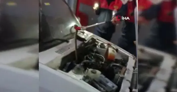 Aydın'da şoke eden anlar! Otomobilin motorundan yılan çıktı - 1