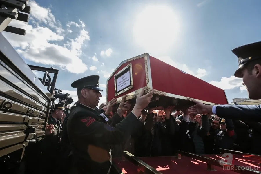 Son dakika: İdlib şehidi Uzman Onbaşı Halil Çankaya Ankara'da son yolculuğuna uğurlandı 2