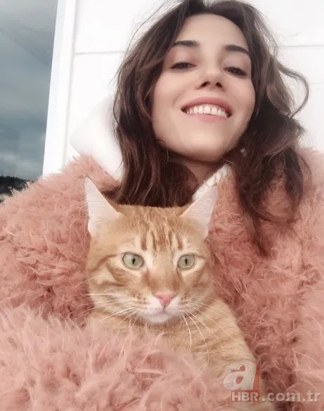 Ezel dizisinin Eyşan'ı Cansu Dere sosyal medyayı salladı! O fotoğrafına yorum yağdı 15