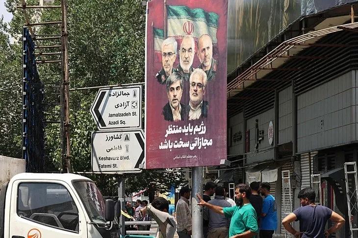 Tahran sokaklarında intikam afişleri! Orta Doğu’da İran-İsrail gerilimi