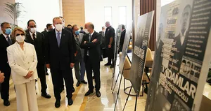 Başkan Erdoğan Tansu Çiller ile birlikte 12 Eylül fotoğraf sergisini gezdi