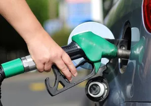 Akaryakıtta indirim sinyali: Petrol fiyatları dip yaptı! 6 Mayıs 1 LT benzin, motorin ve LPG ne kadar? %3'ün üzerinde...