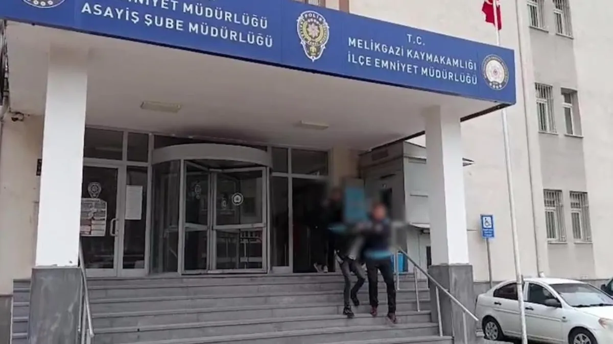 Parkta gasp ve tehdit: 2 şüpheli yakalandı