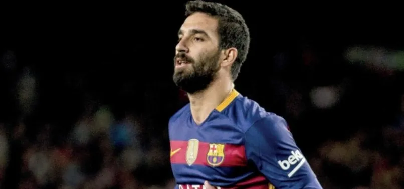 Arda Turan'dan siyah-beyaz paylaşım