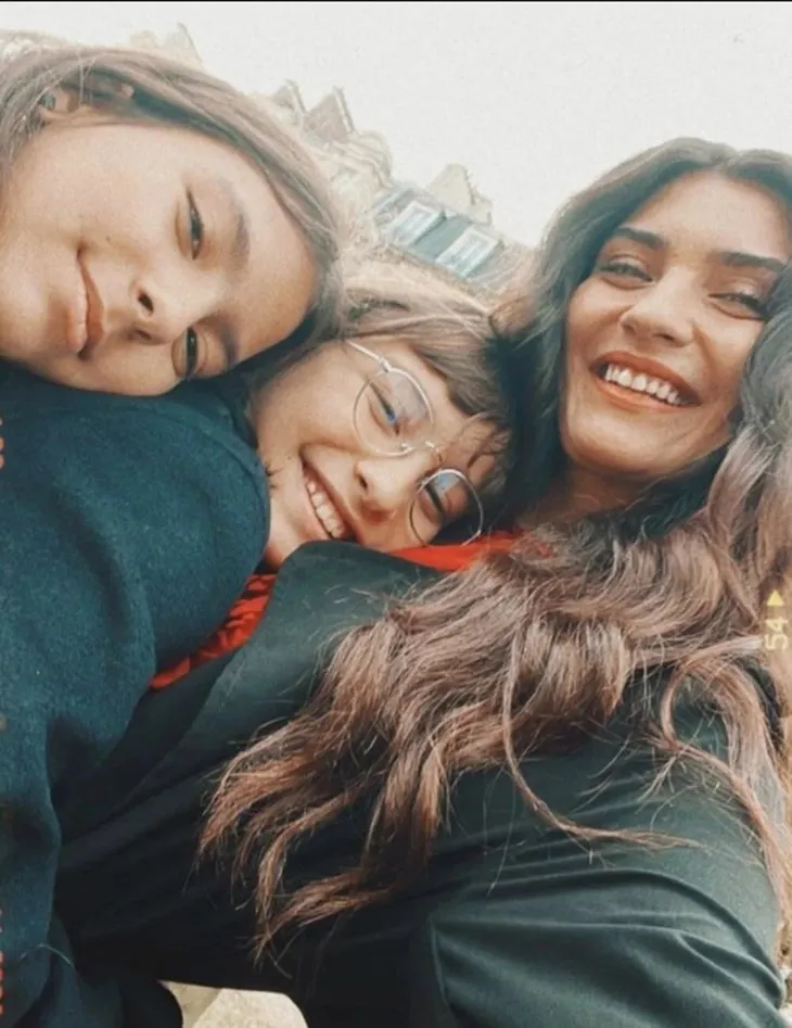 İkiz annesi Tuba Büyüküstün saçlarını kendi kesti! ’Vedalaşma vakti...’