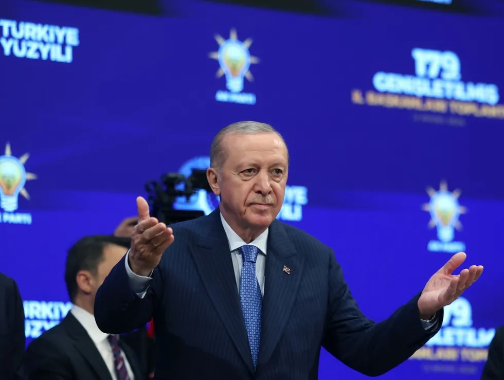 burcu-koksal-resmen-ak-partiye-gecti-baskan-erdogan-turkiye-merkezli-dusunenlere-kapimiz-acik-1778596128673.jpeg Burcu Köksal resmen AK Parti'ye geçti! Başkan Erdoğan: Türkiye merkezli düşünenlere kapımız açık - 4