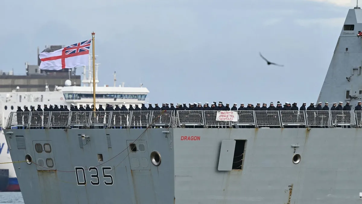 İngiliz Bakan Carn: Üslerimiz GKRY'ye devri söz konusu değil