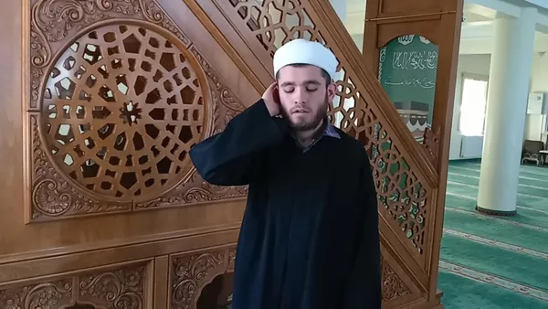 Görme engelli gençten büyük azim! Dinleyerek 2,5 yılda hafız oldu - 3