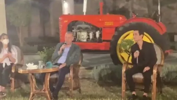 İmamoğlu’ndan manidar şarkı seçimi: Atatürk anmasında ’Uzun İnce Bir Yoldayım’ı seslendirdi