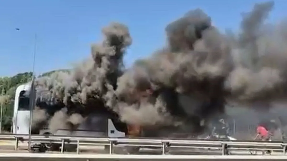 Bolu'da Seyir Halindeki Midibüste Korkunç Yangın: Panik ve Dumandan Kaçış!