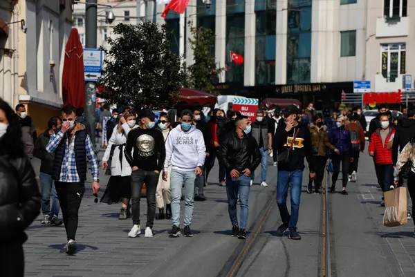 1618725365924.jpg Koronavirüs aşısı yaptırmayana para cezası! Dikkat çeken öneri - 6