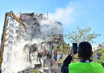 Hafızalara kazınan İzmir depremi! Yılmaz Erbek Apartmanı davasında önemli gelişme