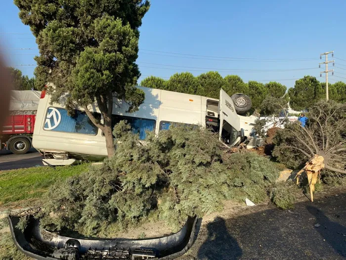 Son dakika: Kahramanmaraş'ta servis minibüsü devrildi: 8 yaralı - 4
