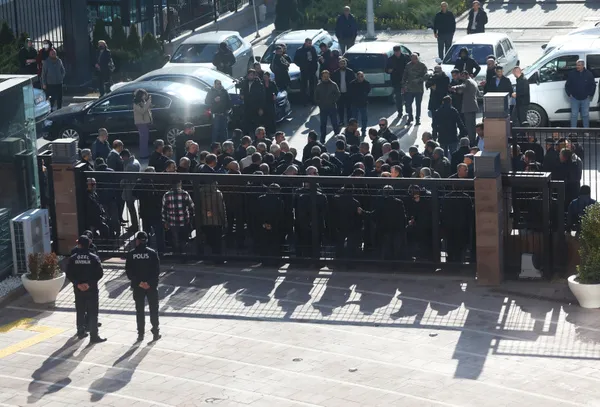 Ankara’da özel halk otobüsü şoförleri isyanda: Çalışarak zarar ediyoruz