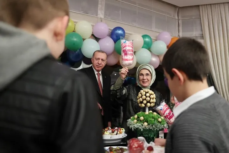 Başkan Erdoğan 23 Nisan Ulusal Egemenlik ve Çocuk Bayramı'nda çocuklarla iftarda buluştu