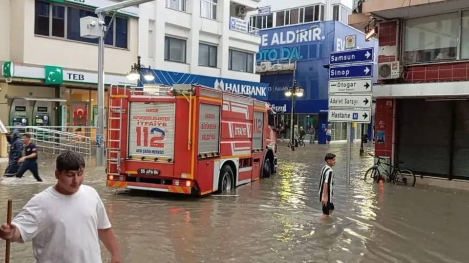Samsun’da sağanak: Bafra sular altında