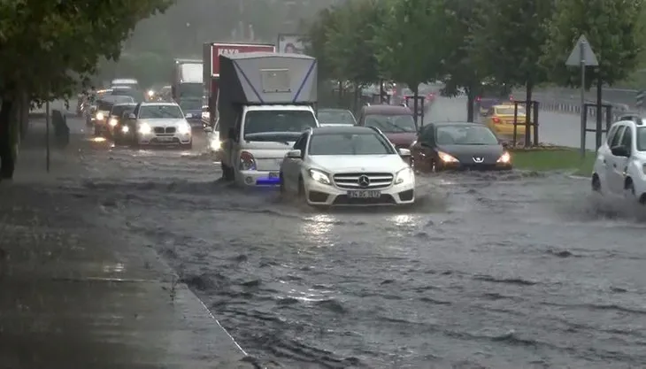 İstanbul yağmura teslim oldu!