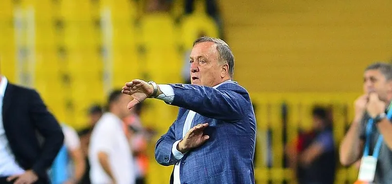 Dick Advocaat disiplini ile dikkat çekiyor!