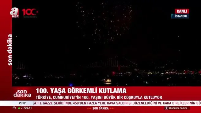 İstanbul Boğazı'nda görkemli kutlama