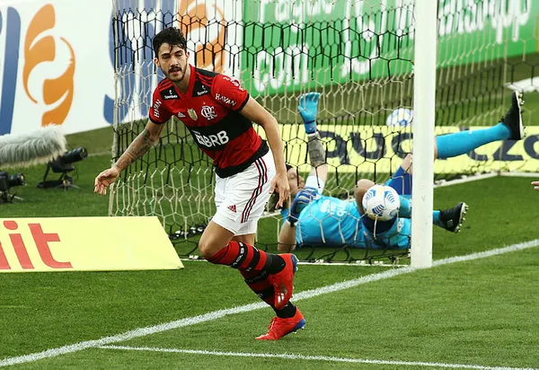 Gustavo Henrique Fenerbahçe için İstanbul’a ayak bastı