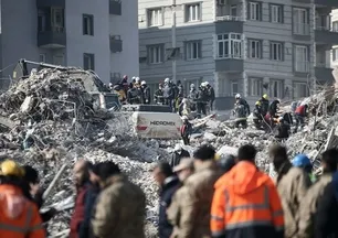 Türkiye'nin deprem gerçeği: Uzmanlar tek tek uyardı! İşte İstanbul ve İzmir için korkutan senaryolar