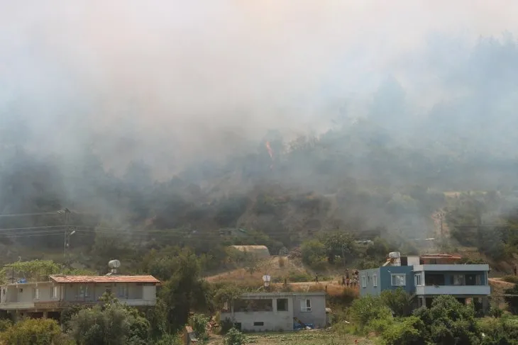 Hatay’da korkutan orman yangını! Alevler yerleşim yerlerini tehdit ediyor