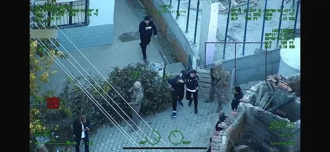 glock-lakapli-cete-lideri-sercan-sayali-ovenlere-operasyon-gozaltina-alindilar-1764838433926.jpeg “Glock” lakabıyla bilinen Sercan Sayal'ı övenlere operasyon