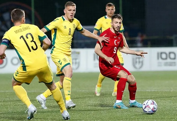 Galatasaray’dan Beşiktaş’a transfer çalımı! Halil Dervişoğlu yeniden Galatasaray’da! Beşiktaş’a flaş gönderme