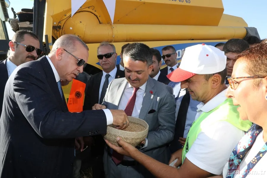 Başkan Erdoğan yerli elektrikli traktörü kullandı 8