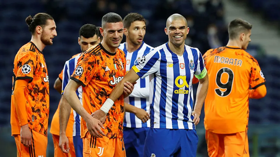 Son dakika: Porto Juventus maçında Pepe'den Merih Demiral'e çirkin hareket!