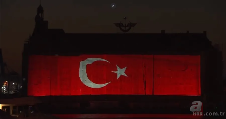15 Temmuz kahramanları yad ediliyor! Haydarpaşa Gar Binası ve Galata Kulesi'nde mapping gösterileri... 4