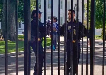 Çitlerinden geçerek başkanlık arazisine girdi! Beyaz Saray'ın en küçük davetsiz misafiri