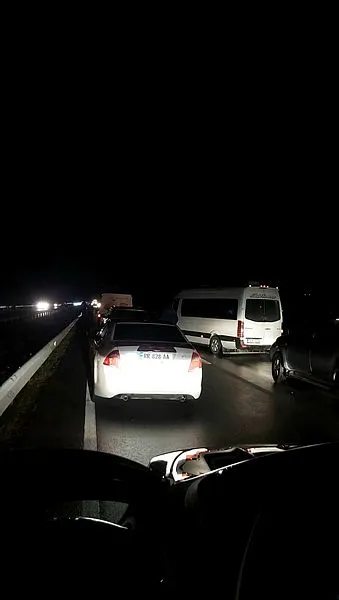 Son dakika: Artvin'deki heyelan kamerada! Karadeniz Sahil Yolu çift taraflı trafiğe kapatıldı - 1