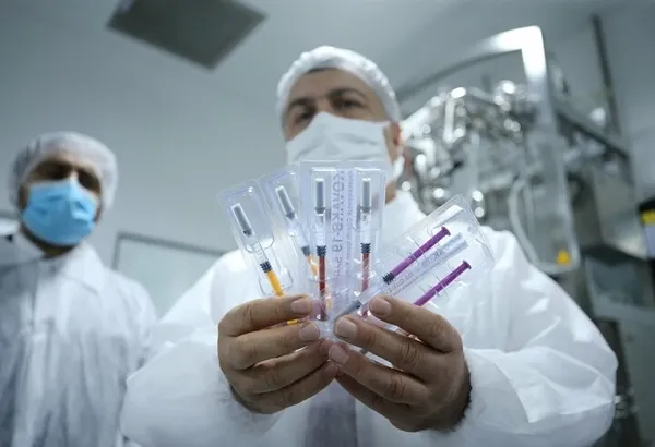 son-dakika-yerli-asi-konusunda-yeni-mujde-3-tesise-asi-uretme-sertifikasi-verildi-1608142906265.jpg Son dakika: Yerli aşı konusunda yeni müjde: 3 tesise aşı üretme sertifikası verildi - 5