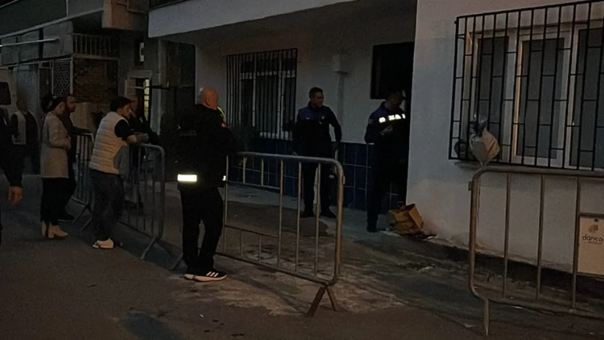 Kocaeli'de korku dolu anlar! 2 ilçedeki binaların kolonlarında çatlak oluştu